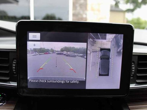 Used 2020 Ford Explorer Limited w/ Hybrid Equipment Group 310A AWD/4WD image 21