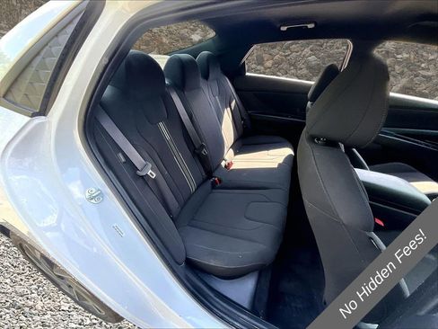 Used 2025 Hyundai Elantra Sport FWD image 21