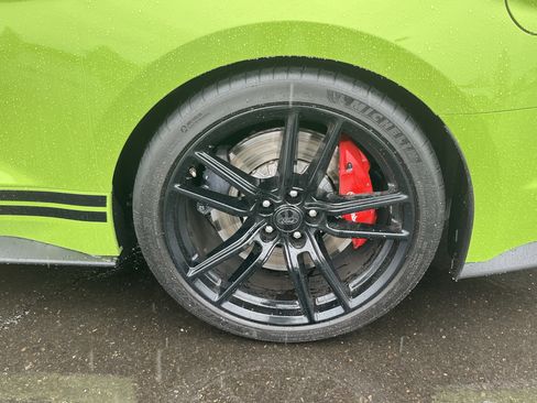 Used 2020 Ford Mustang Shelby GT500 w/ Technology Package image 25