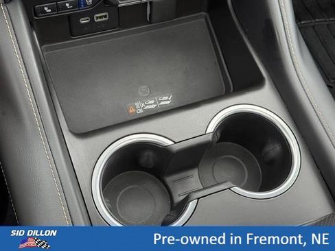 Used 2021 Chevrolet Suburban Premier w/ Premium Package AWD/4WD image 14