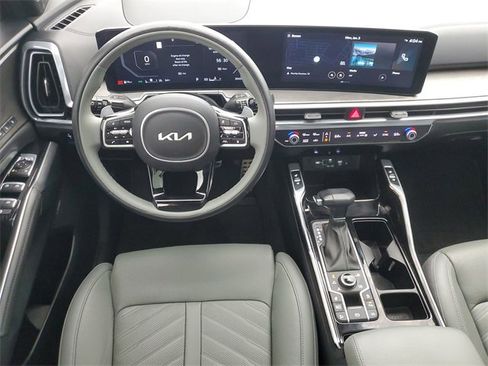 Used 2025 Kia Sorento SX Prestige w/ Sage Leather Package image 18