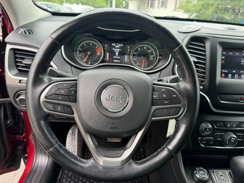 Used 2020 Jeep Cherokee Latitude w/ Cold Weather Group AWD/4WD image 20