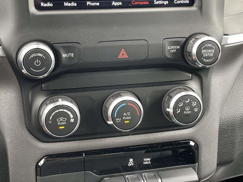 Used 2021 RAM 1500 Big Horn RWD image 28