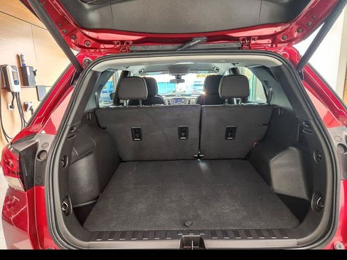Used 2024 Chevrolet Equinox LT w/ LPO, Floor Liner Package FWD image 21