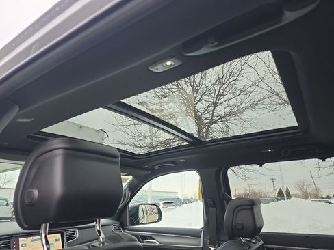 New 2026 Jeep Grand Wagoneer Limited AWD/4WD image 11