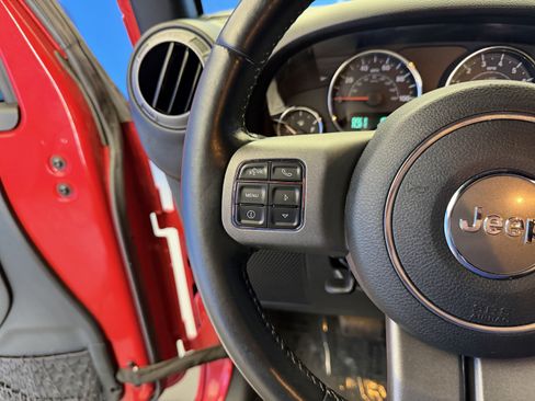 Used 2017 Jeep Wrangler Sport AWD/4WD image 14