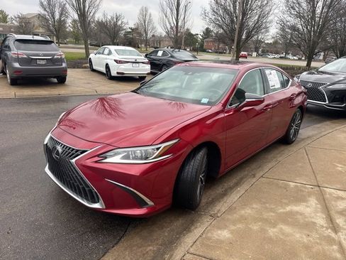 Certified 2024 Lexus ES 350 w/ Premium Package image 8