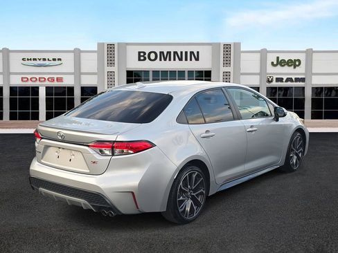 Used 2022 Toyota Corolla SE image 3