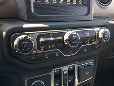 Used 2021 Jeep Wrangler Unlimited Sport AWD/4WD image 24