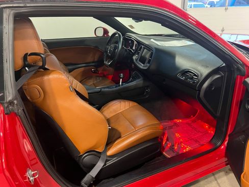 Used 2015 Dodge Challenger SRT Hellcat RWD image 30