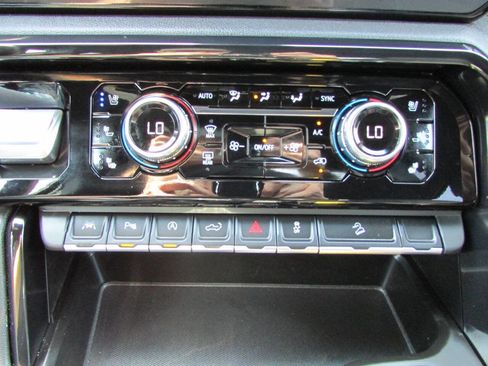 Used 2025 GMC Sierra 1500 AT4 AWD/4WD image 39