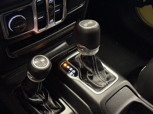 Used 2023 Jeep Wrangler Unlimited Sahara AWD/4WD image 37