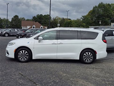 Used 2021 Chrysler Pacifica Touring-L image 23