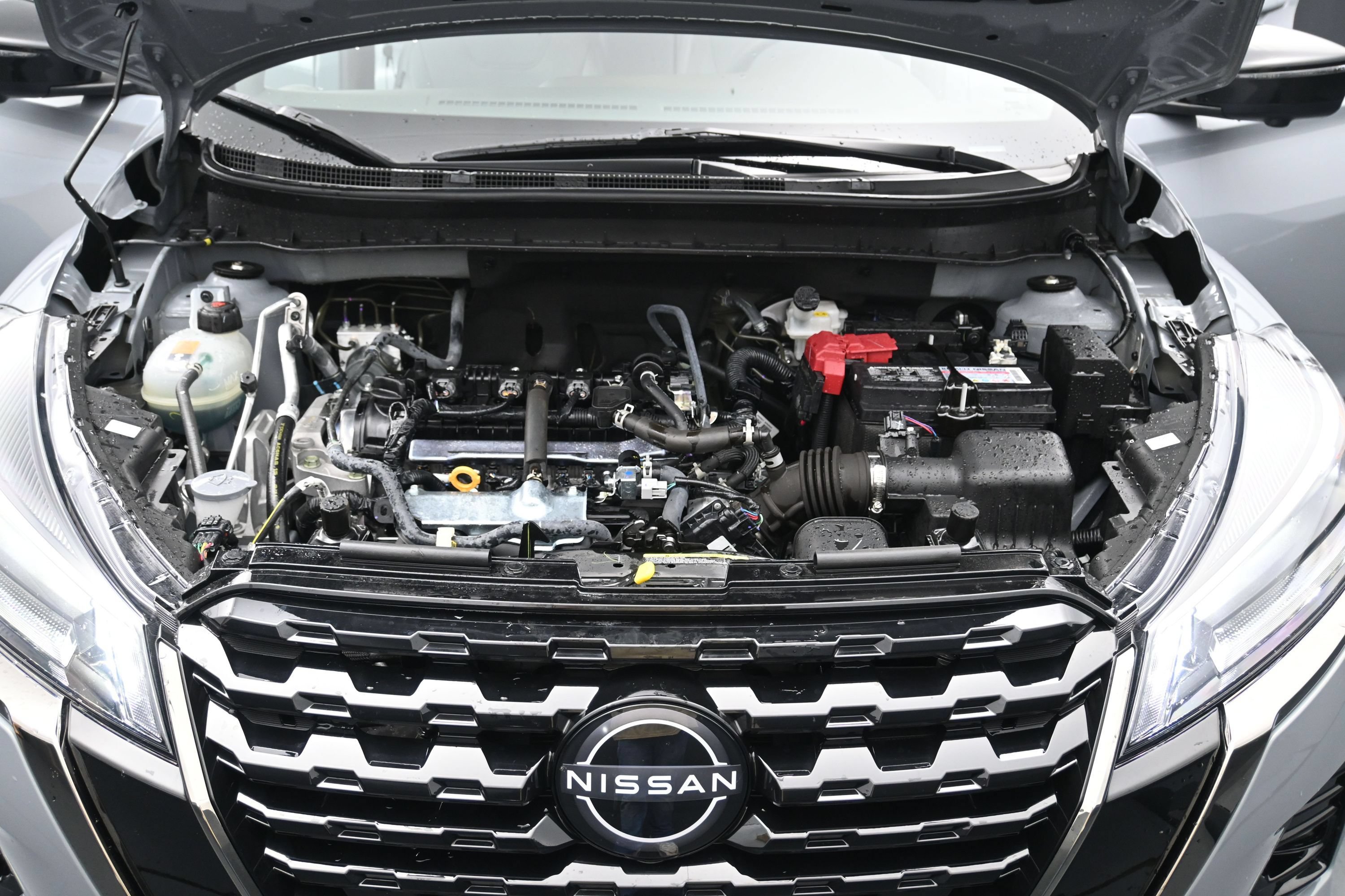 Used 2024 Nissan Kicks SR w/ SR Premium Package FWD image 24