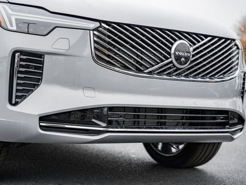 New 2026 Volvo XC90 B6 Plus w/ Protection Package Premier image 13