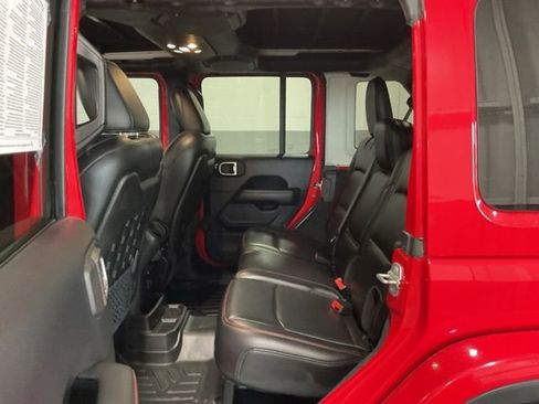 Used 2019 Jeep Wrangler Unlimited Rubicon w/ Uconnect 4C Nav & Sound Group AWD/4WD image 18