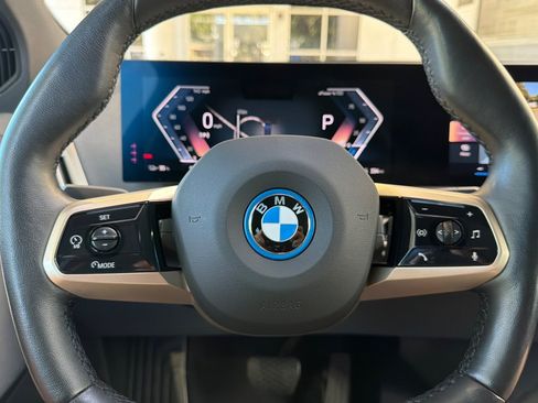Used 2024 BMW iX xDrive50 w/ Sport Package AWD/4WD image 30
