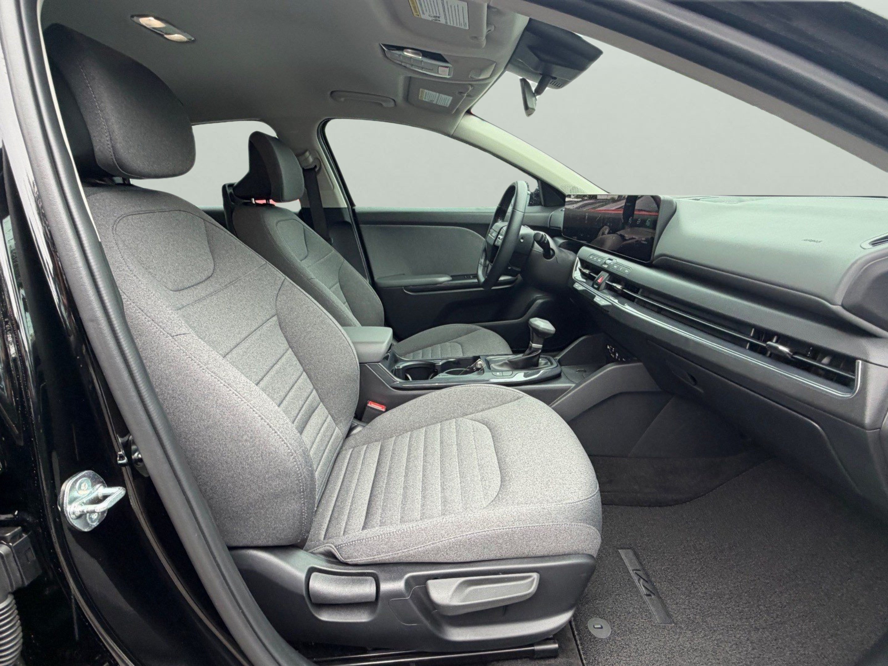 Certified 2025 Kia K4 EX FWD image 17