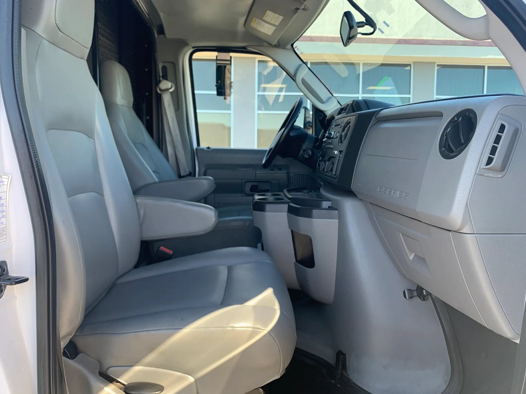 Used 2017 Ford E-450 and Econoline 450 Super Duty w/ Power Windows & Locks Group RWD image 21