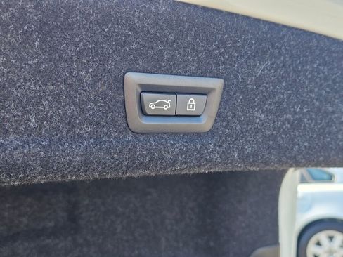 Used 2021 BMW 330i Sedan w/ Premium Package RWD image 16