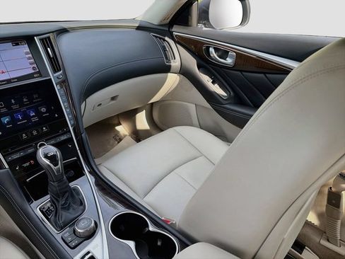Used 2019 INFINITI Q50 Luxe w/ Essential Package (3.0T Luxe) AWD/4WD image 25