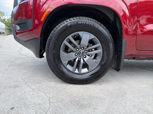 Certified 2025 Nissan Frontier SV RWD image 9