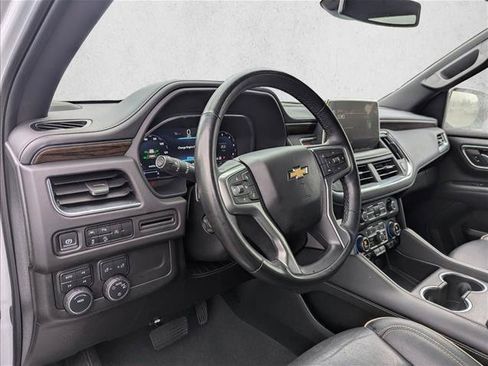 Used 2024 Chevrolet Suburban Premier AWD/4WD image 12