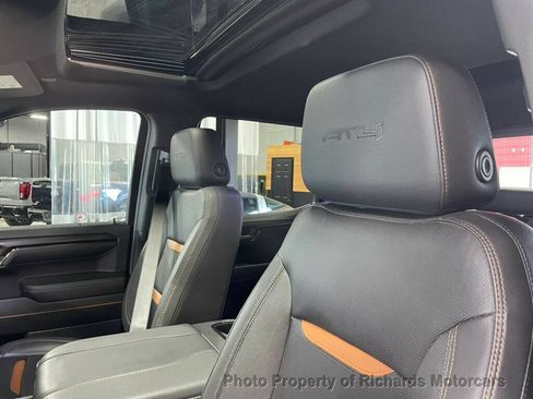 Used 2024 GMC Sierra 1500 AT4 w/ AT4 Preferred Package AWD/4WD image 11