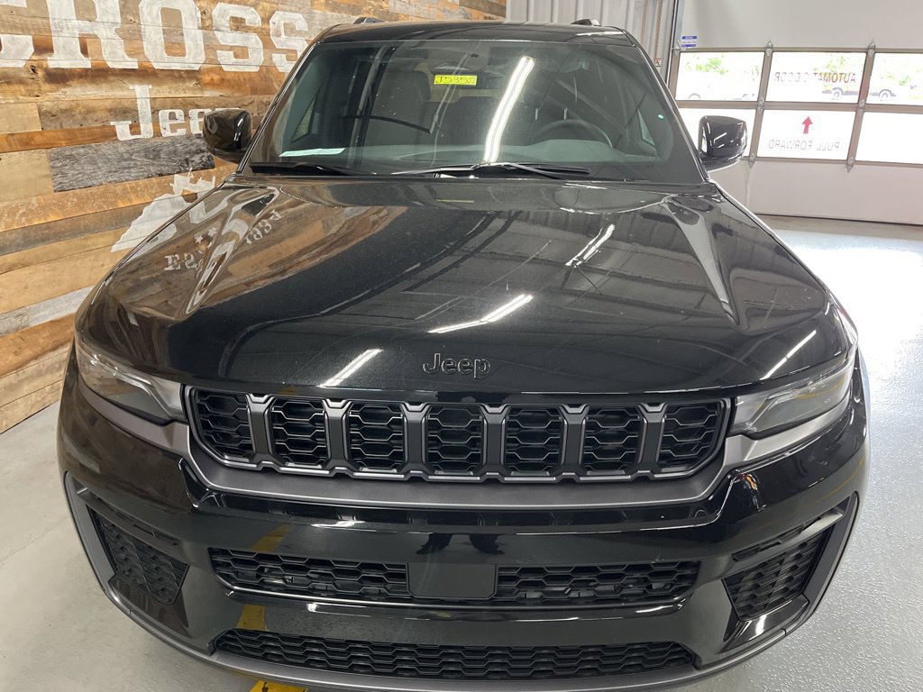 New 2026 Jeep Grand Cherokee Altitude AWD/4WD image 8