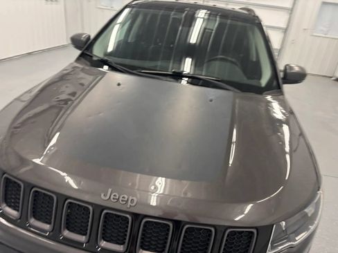 Used 2017 Jeep Compass Trailhawk w/ Leather Interior Group AWD/4WD image 23