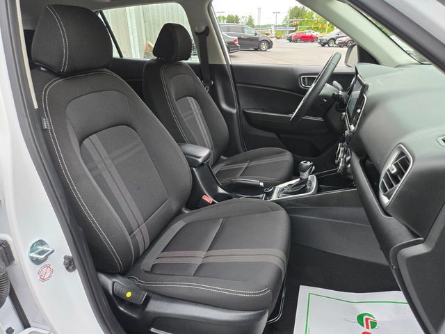 Used 2025 Hyundai Venue SEL FWD image 21