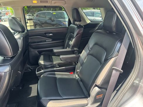 Used 2023 Nissan Pathfinder SL w/ SL Premium Package AWD/4WD image 37