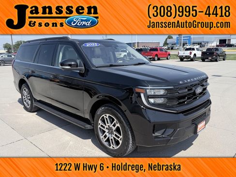Used 2025 Ford Expedition Max Active AWD/4WD image 4
