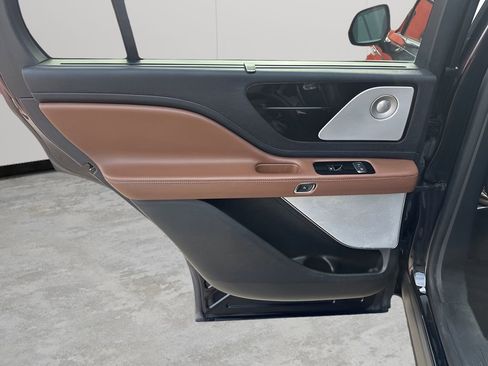 Used 2020 Lincoln Aviator Reserve w/ Equipment Group 202A image 17