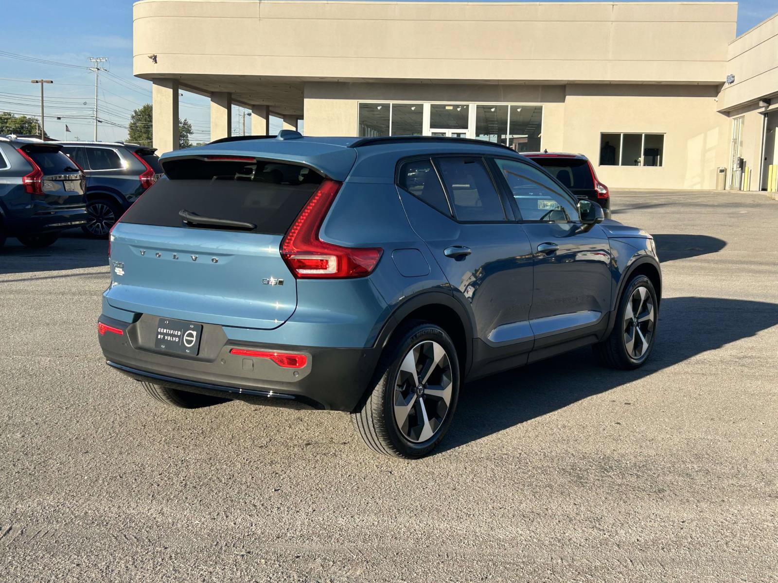 Certified 2024 Volvo XC40 B5 Plus w/ Climate Package AWD/4WD image 7