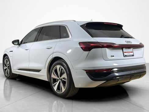 Used 2024 Audi Q8 e-tron Premium Plus AWD/4WD image 3