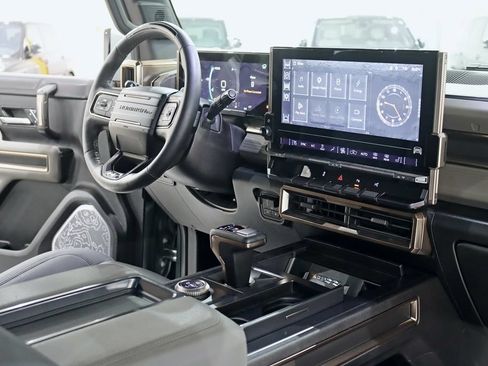 Used 2024 GMC Hummer EV 3X AWD/4WD image 36