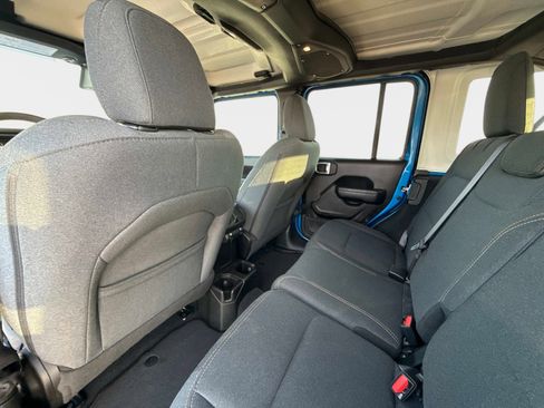 Used 2024 Jeep Wrangler Sport S image 18