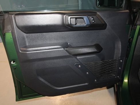 Used 2025 Ford Bronco Badlands image 5