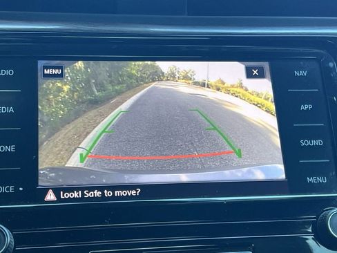 Used 2020 Volkswagen Passat 2.0T SEL image 18