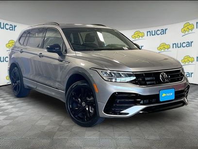 Used 2024 Volkswagen Tiguan SE R-Line
