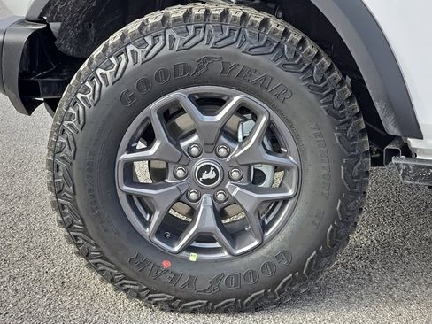 New 2025 Ford Bronco Badlands image 10