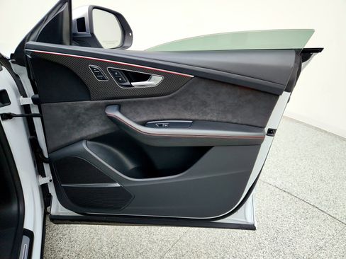 Used 2022 Audi RS Q8 w/ Luxury Package image 26