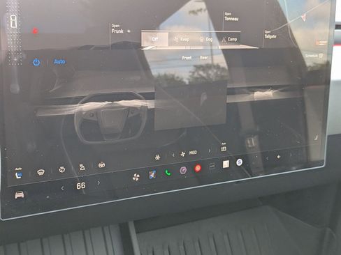 Used 2025 Tesla Cybertruck AWD Crew Cab image 24