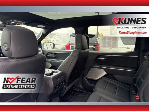 Used 2024 GMC Sierra EV Denali image 31