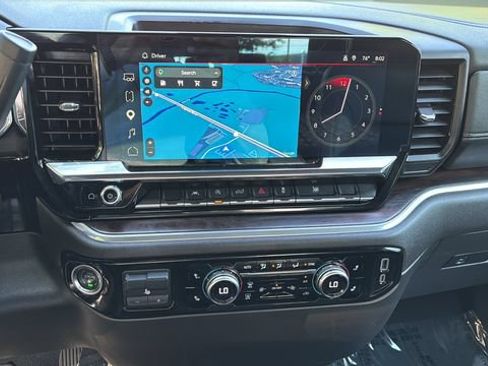 Used 2025 GMC Sierra 1500 SLT AWD/4WD image 26
