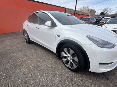 Used 2020 Tesla Model Y Long Range image 7