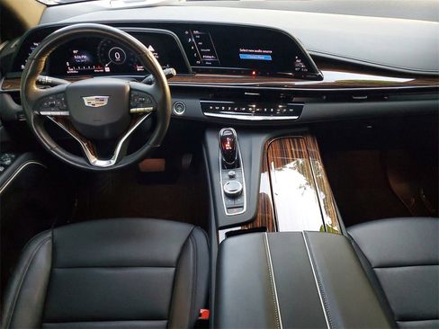 Used 2024 Cadillac Escalade ESV Luxury image 9