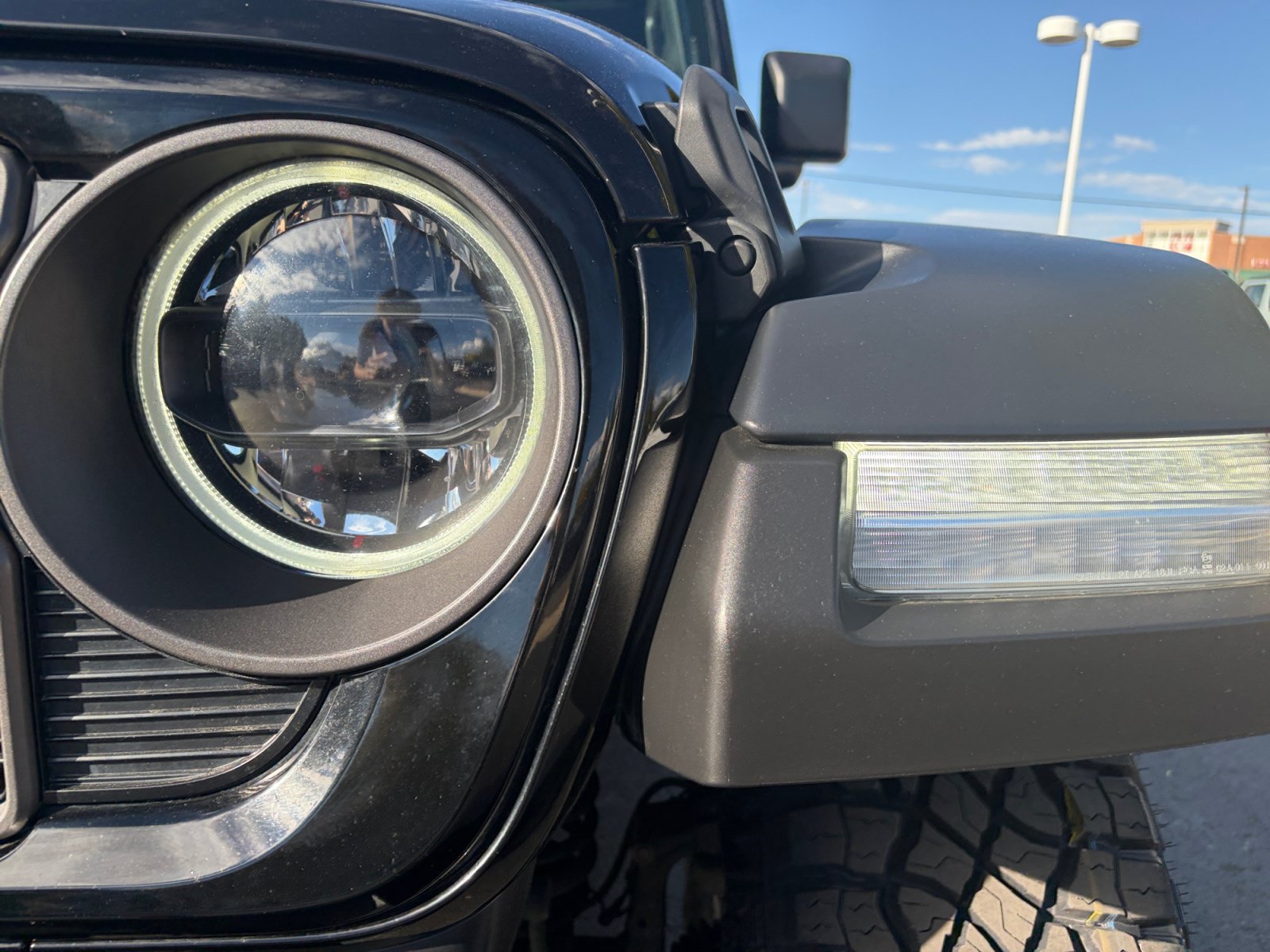 Used 2024 Jeep Wrangler Unlimited Rubicon AWD/4WD image 9