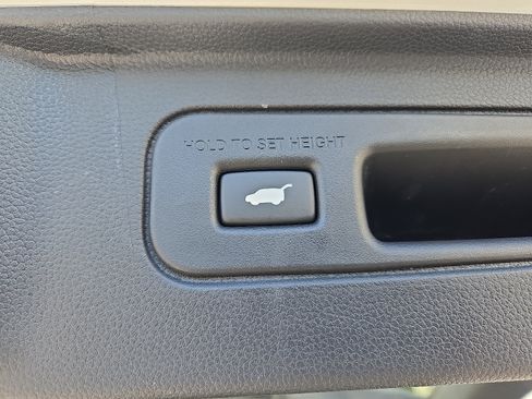 Used 2025 Honda Pilot TrailSport image 30